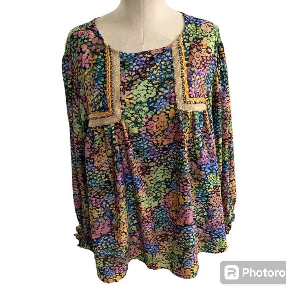 It’s, 1X, ballon sleeves Floral Print Blouse.